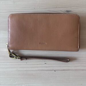 Fossil Brown Leather Wristlet Wallet